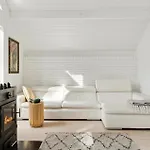 2 Bedroom Amazing In Semesterbostad *