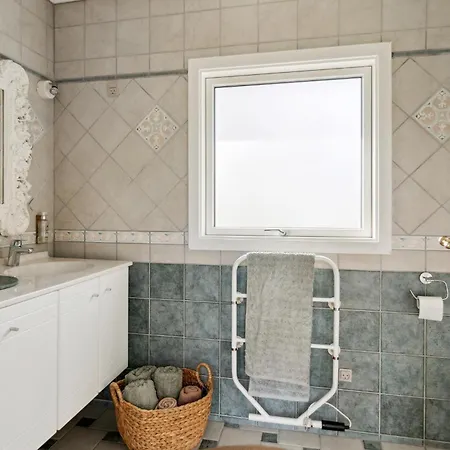 2 Bedroom Amazing In Hébergement de vacances